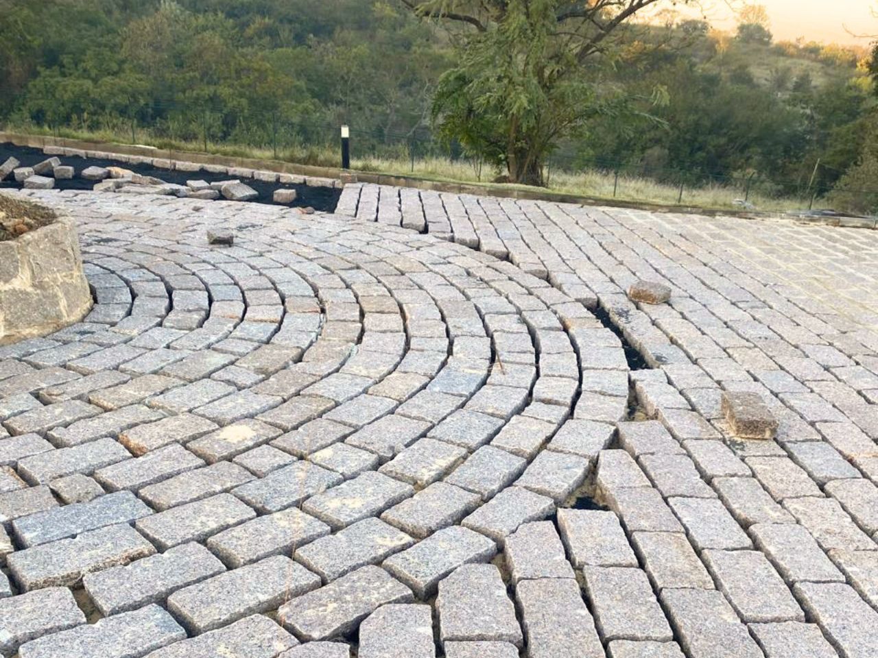 calçamento de pedras folheta